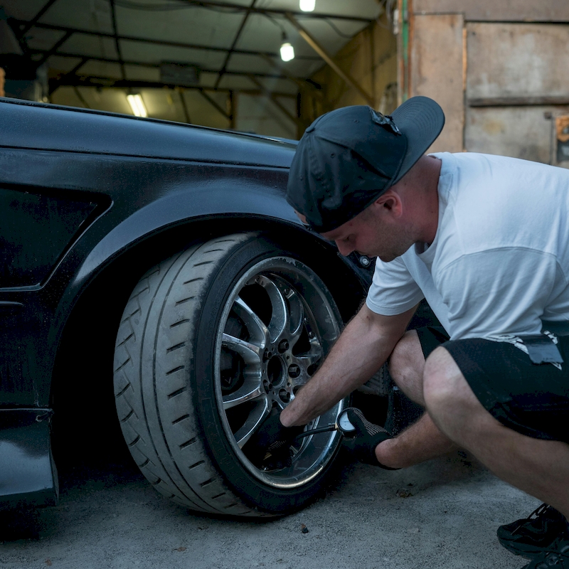 how to know when to replace tires